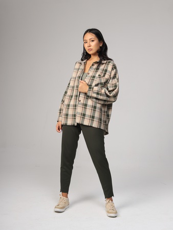 Рубашка в клетку (вискоза) и стильные брюки (двунитка).