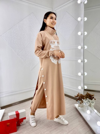 Качественная двойка платья с вырезом и штанами