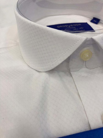 Erkeklerin gömlekleri