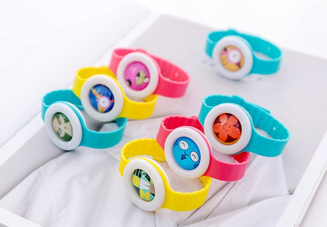 Uçucu yağlar içeren sivrisinek kovucu bileklik