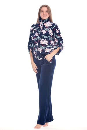 Костюмы женские