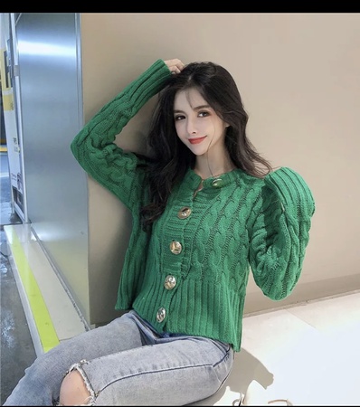 Трикотажные, вязаные кофточки.