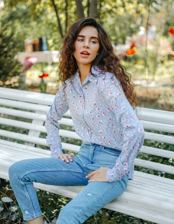 Женская рубашка из легкого штапеля