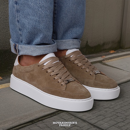 Спортивная обувь из натуральной кожи