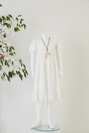 Платье с низким рукавом