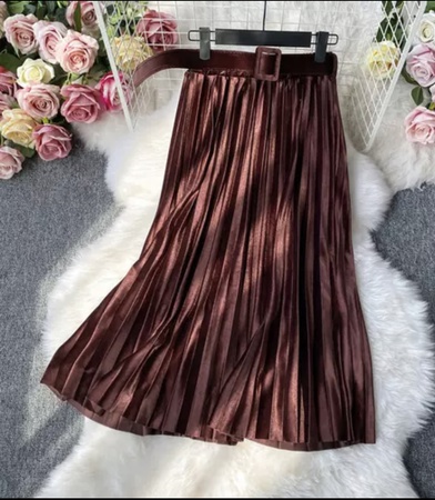 Стильные плиссированные юбки.