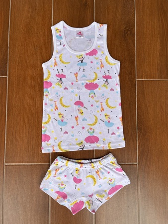 Çocuklar için takım (T-shirt ve şort)