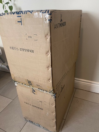 العلامة التجارية الجديدة BITMAIN Antminer L7 9050 MH / S LTC و DOGE Miner