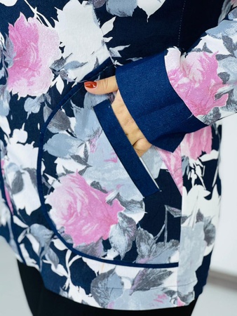 Лёгкие женские ветровки