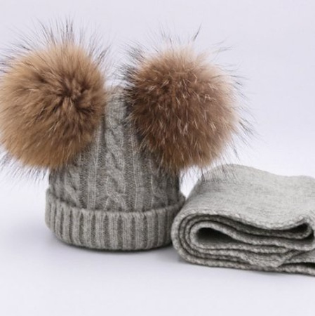 Детский комплект: шапка с двумя помпонами + шарф