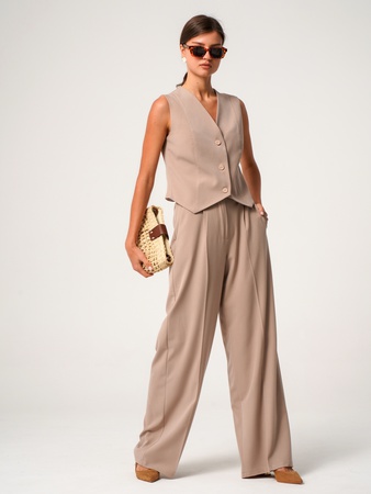 Костюм брючный с жилеткой