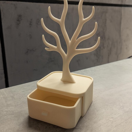 Подставка под укашения с шкатулкой