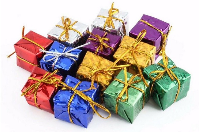 Елочное украшение "Подарочные коробки"