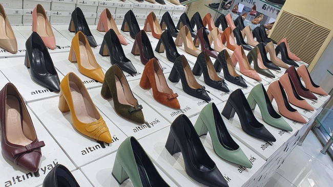 Женская обувь