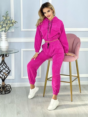 Kadınlar için spor kıyafetleri