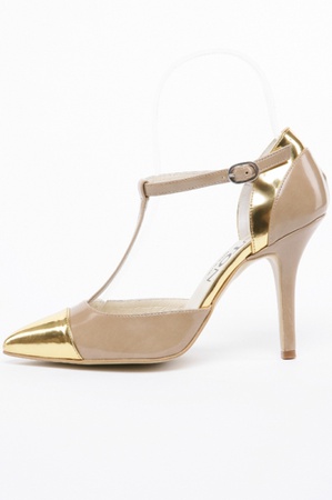 Altın uçlu bej patent ayakkabı k032