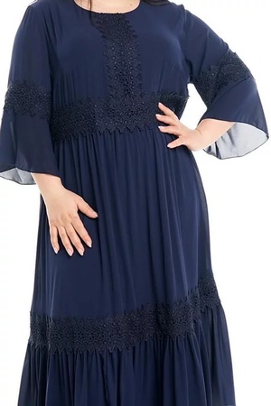 Нарядное платье из шифона с кружевом и оборкой