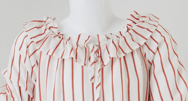 Блузка с длинными рукавами