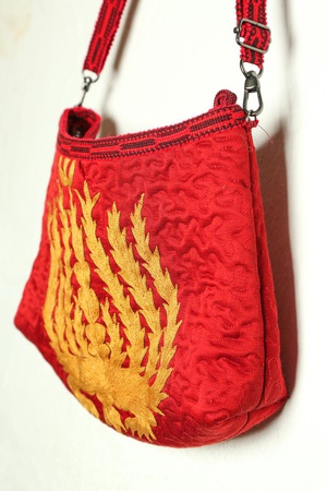 Красный клатч