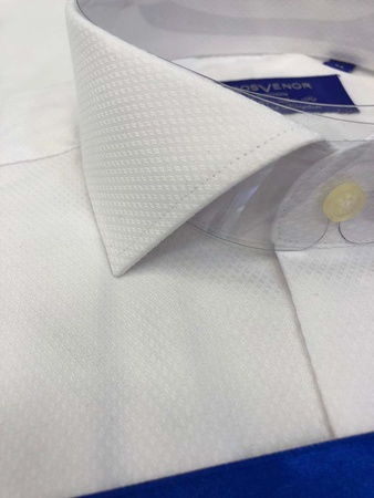 Erkeklerin gömlekleri