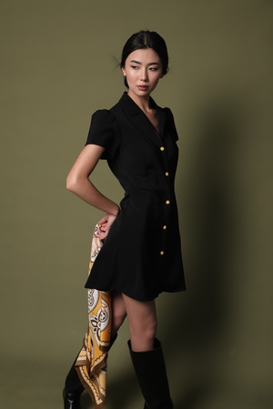 Платье с пуговицами