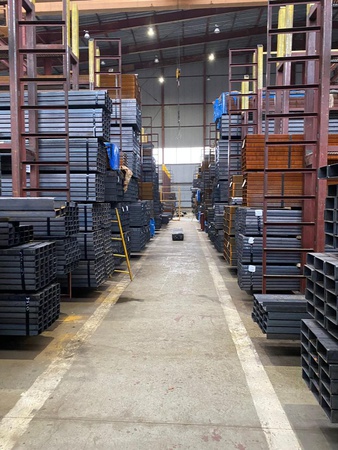 Поставки труб и металлопроката в Иран и на Ближний Восток — бесшовные, шовные, балки, листы