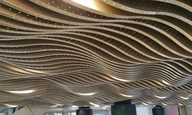 Реечные потолки разных размеров и фактуры!