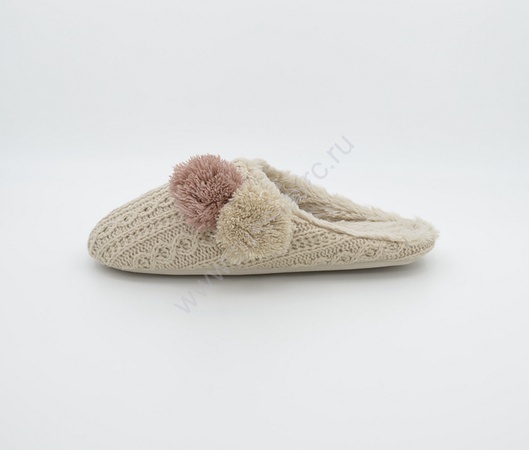 Тапочки с плюшевыми помпонами L-308