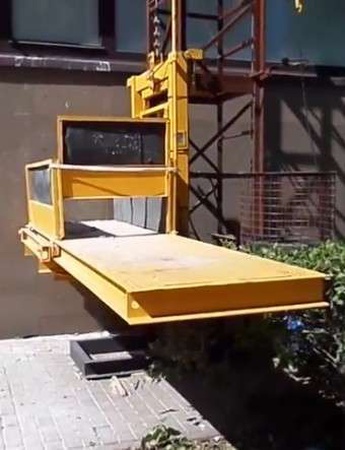 Строительный мачтовый подъемник ПМГ 750