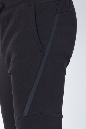 Модель мужского спортивного костюма - Si4