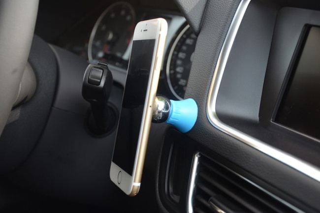 Держатель для телефона в авто "Мини" универсальный магнитный