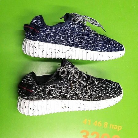 Кроссовки спортивные