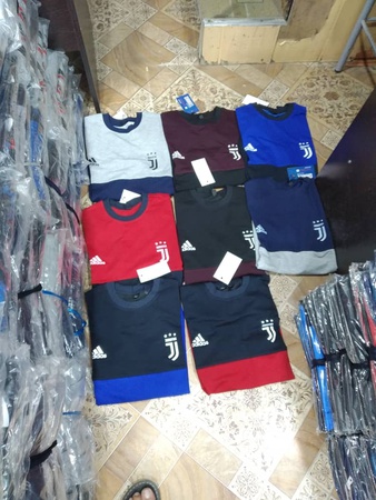 Толстовки, футболки, свитшоты, и тд