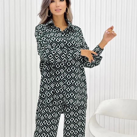 Zwei Frauen in Übergröße