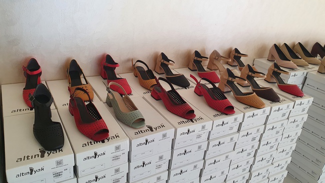 Женская обувь