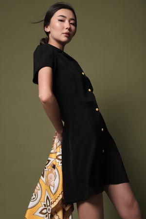 Платье с пуговицами