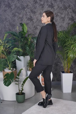 Женский костюм двойка для офиса и наряда