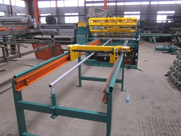 آلة شبكة اللحام