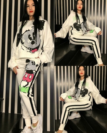 Костюм спортивный