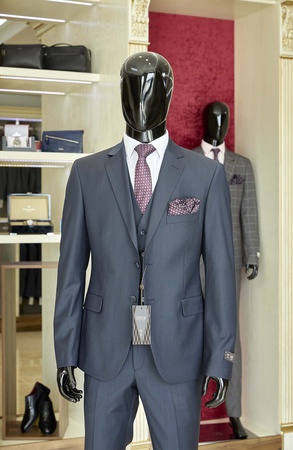 Men's suits of various styles, high quality