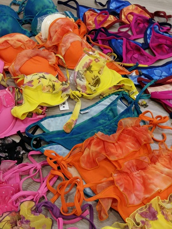 Лот #3 - 20 женских купальников