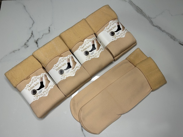 Капроновые носки женские