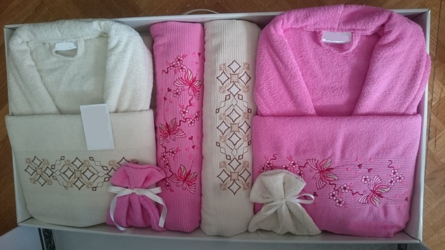 БАННЫЙ ХАЛАТ И НАБОРЫ ХАЛАТОВ