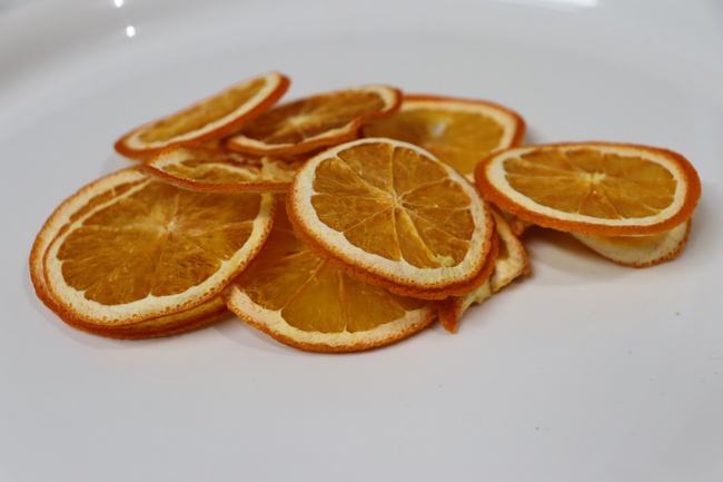 Portakal, mandalina, kırmızı portakaldan elde edilen doğal cipsler