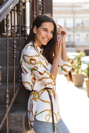 Kadınlar için uzun gömlek