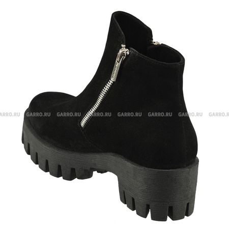 靴子5002黑色，天然绒面革