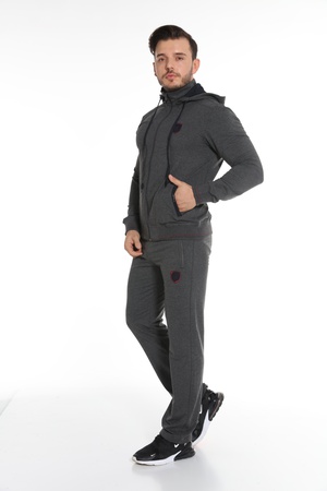 МУЖСКОЙ СПОРТИВНЫЙ КОСТЮМ