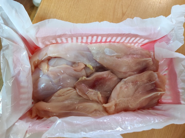 Yumurtacı tavuklar, tavuk karkasları, tavuk göğsü, tavuk çorbası, yumurtacı tavukların kesilmesi