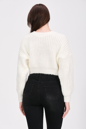 Трикотажный укороченный свитер с круглым вырезом