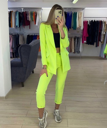 Женские костюмы двойка